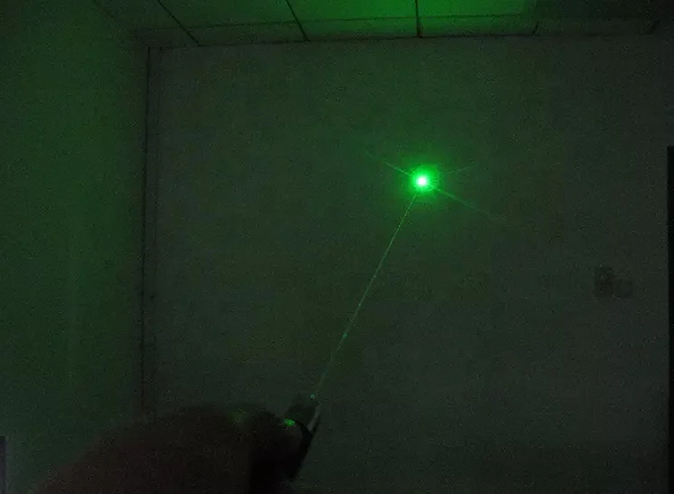 Keychain AAA Battery Green Blue Red Mini Laser Pen for Teaching Guiding Cat
