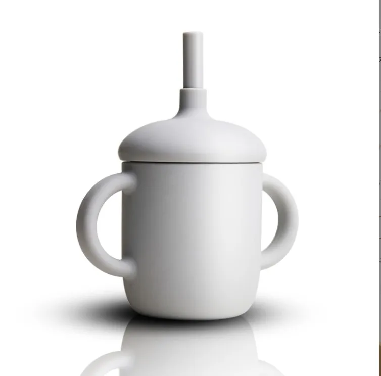 2023 Hot sale Silicone Strong water cup baby bottle with lid and straw heat-resistant