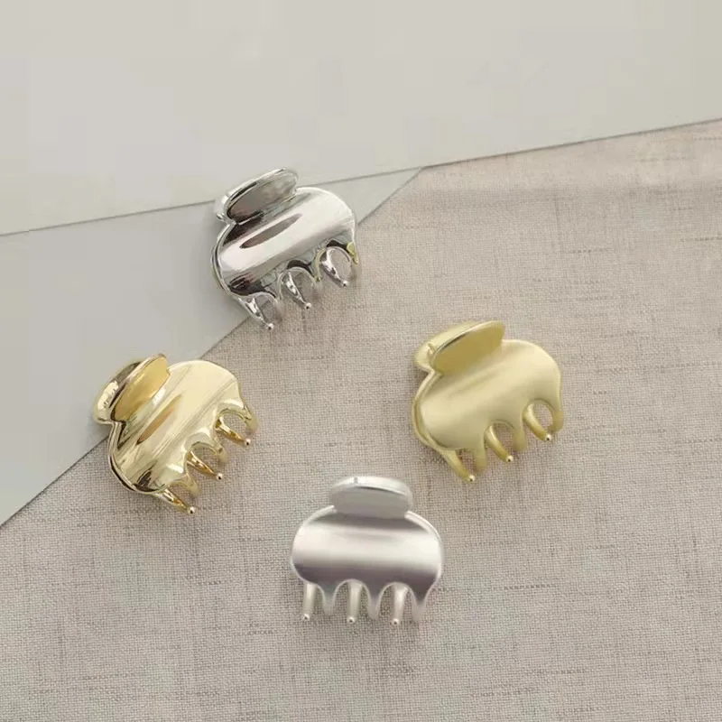 European and American popular hair claws small alloy metal glossy gripper clips new temperament ponytail matte hair clamp female