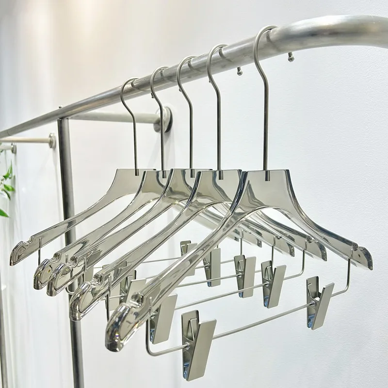 New Arrival Retail Clothes Hanger With Hooks
