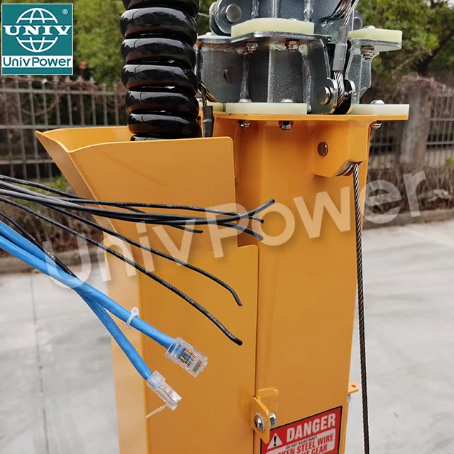 4.5/6 /7.5/9M Portable Telescopic Telecommunication Mast for Solar Light Tower