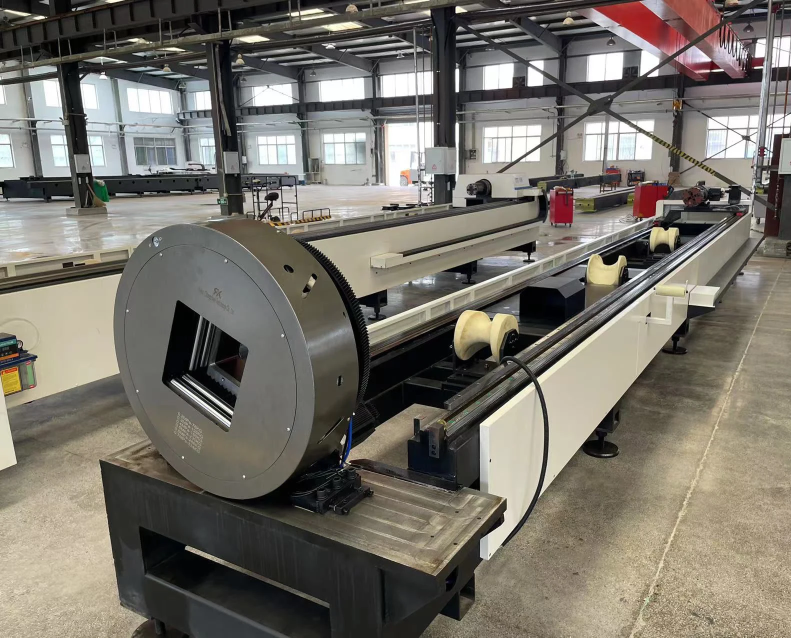 Metal Pipe Laser Cutting Machine 1500W 2000W 3000W for Versatile Applications