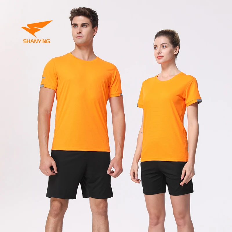 Customized Logo Lightweight 125gsm Sports Tshirt Polyester Mens Athletic Dry Fit Running Shirt