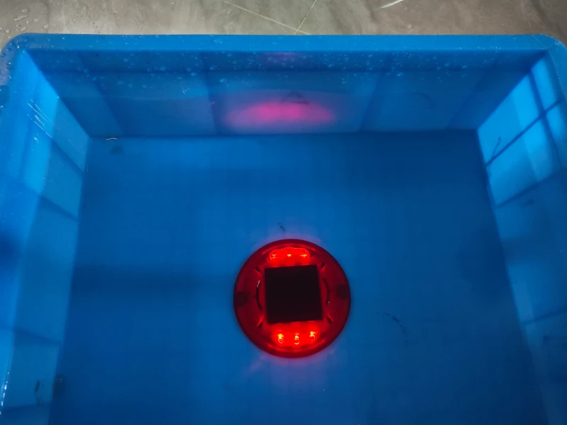 New Arrival 360 degree visible Solar road cat eyes CS-SR-806 in red color