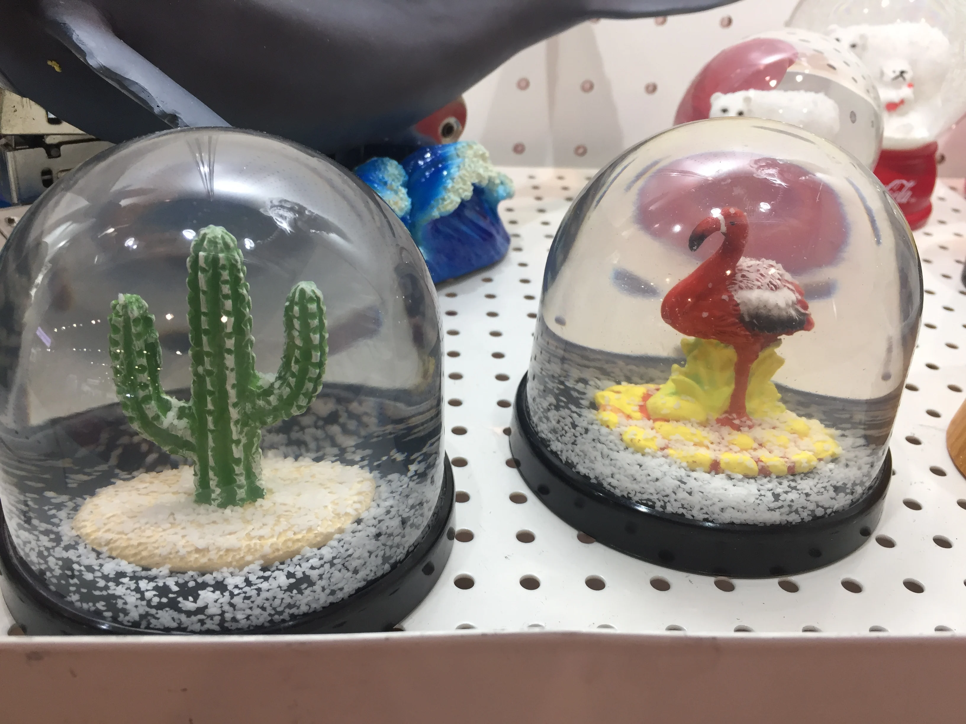 SNOW GLOBE FLAMINGO CACTUS