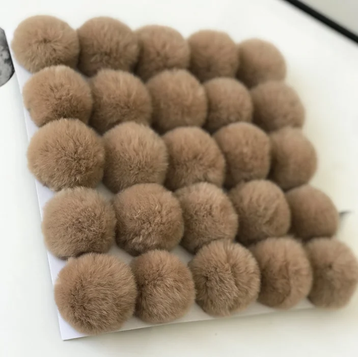 Wholesale custom real rabbit fur pompoms ball crafts for bag high quality rabbit animal fur pom pom ball decoration accessories