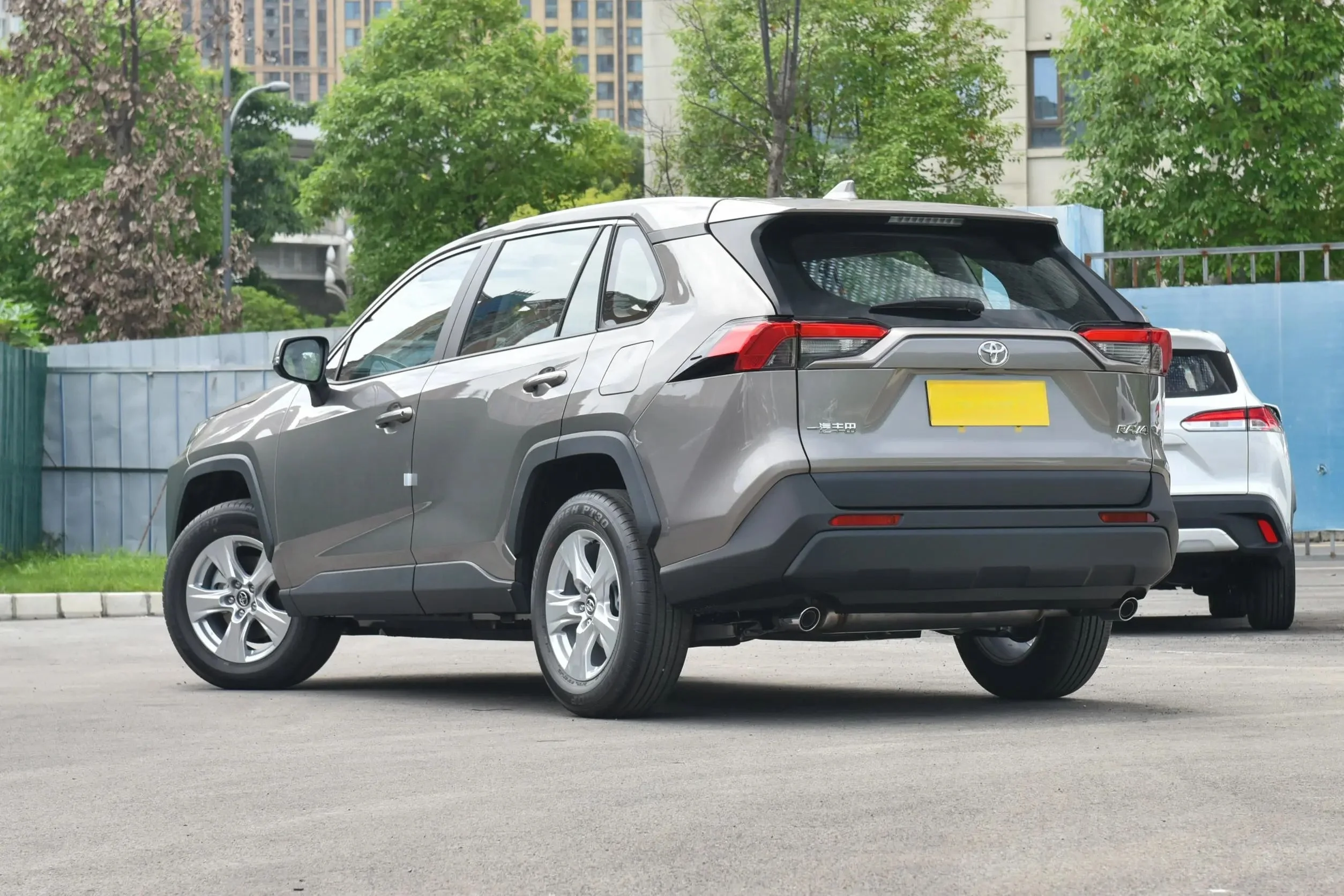 2024 Toyota RAV4 Hybrid LHD SUV Best Toyota RAV4 4X4 AWD Used Cars for Sale in China