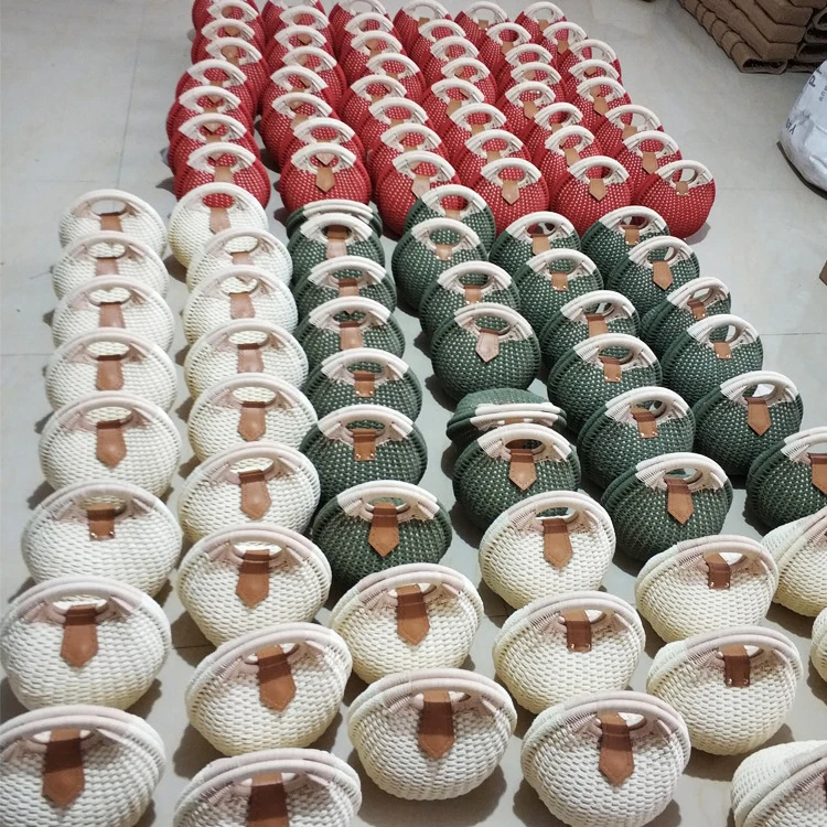 Factory Supplier New Style Beach Straw Crossbody Basket Bag Bohemian Round Knitting Straw Rattan Tote Bag