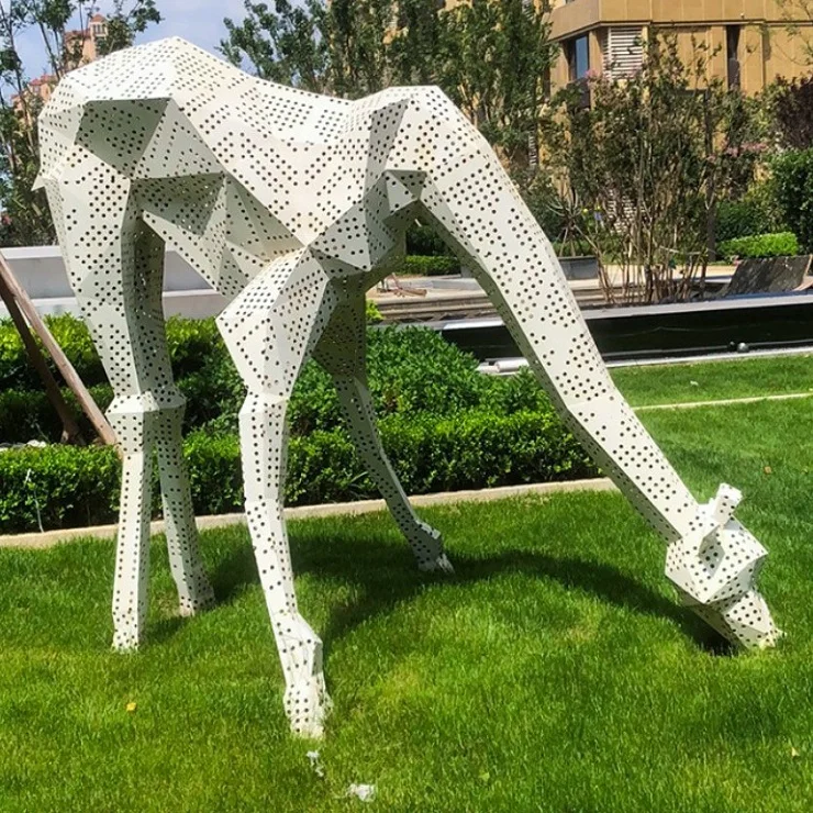 Park metal anime statue stainless steel animal penguin sculpture life size giraffe sculpture