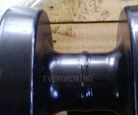 Hitachi KH300-3 Carrier Roller for Crawler Crane Machinery Undercarriage Parts OEM Manufacturer