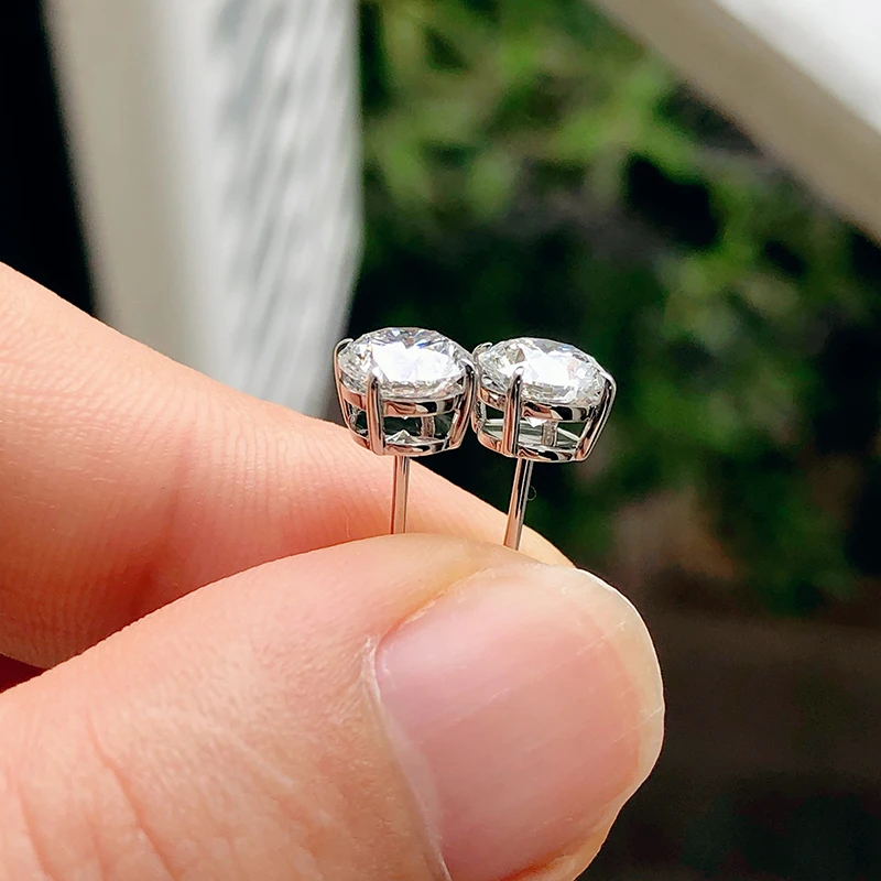 4 Prongs set classic diamond studs round cut 0.5-1.0cttw hpht lab grown diamond IGI certified earrings 18k gold for daily wear