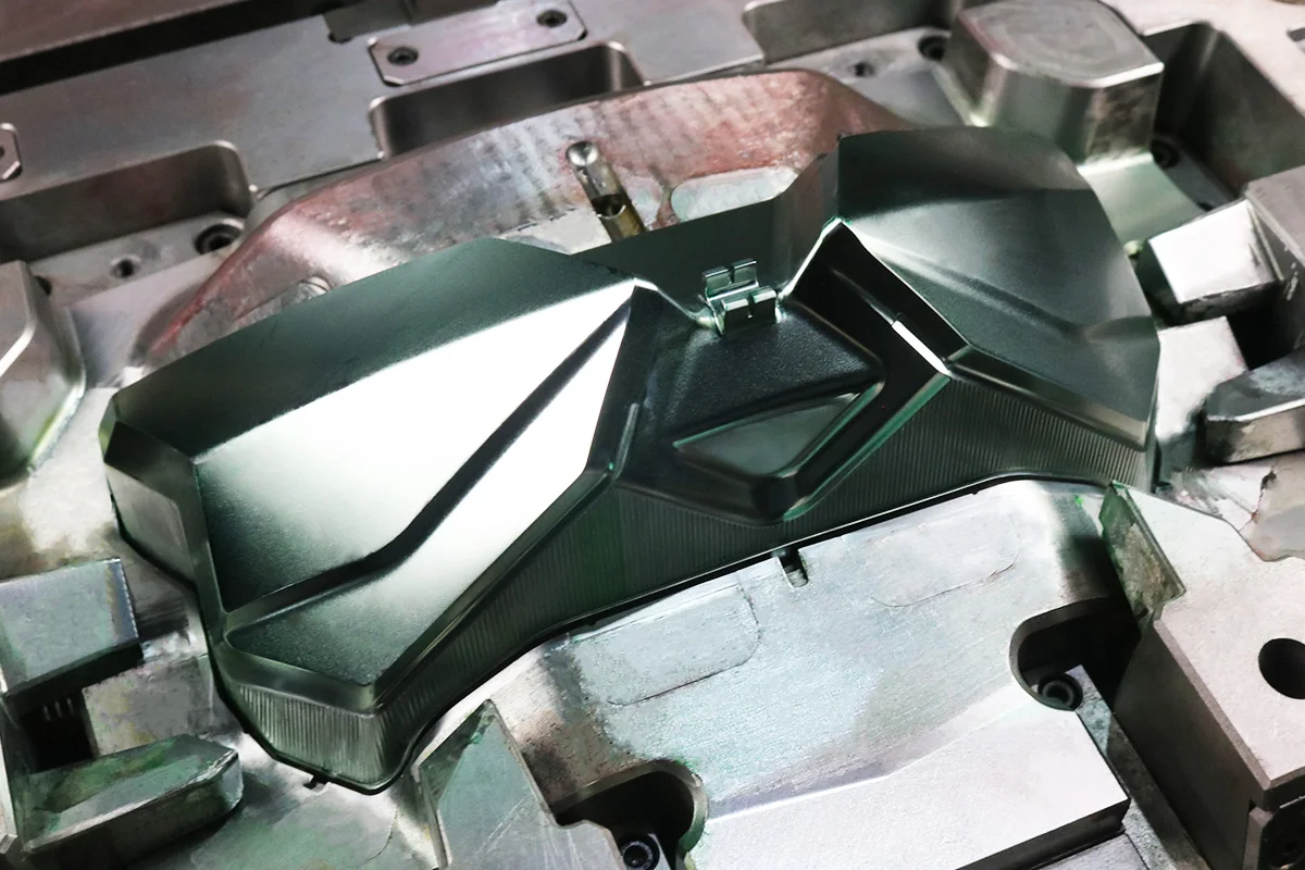 Latest Design Custom Molding Plastic Injection Mould,Plastic Mold,ABS PC Pom Peek Pe Pp Plastic Injection Manufacturer