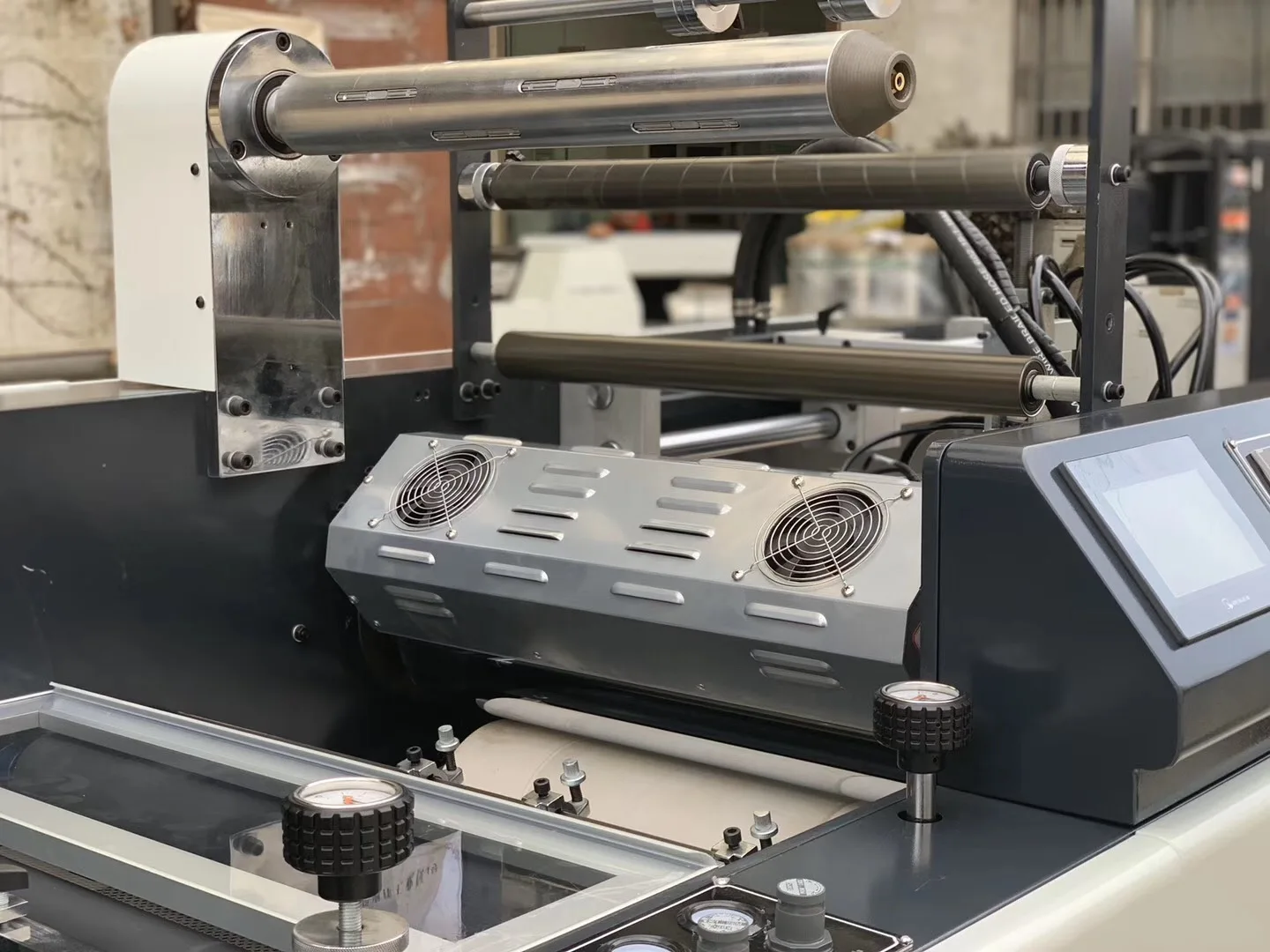 YFMA-540 Automatic Laminating Thermal Film A3 Paper Laminating Machine