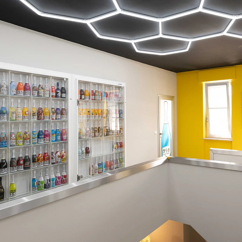 958 SANTERO DIEGO BORMIDA, extra dry, sparkling wine, 750 ml, 25.36 oz, alcohol content 11,5%, international artist design