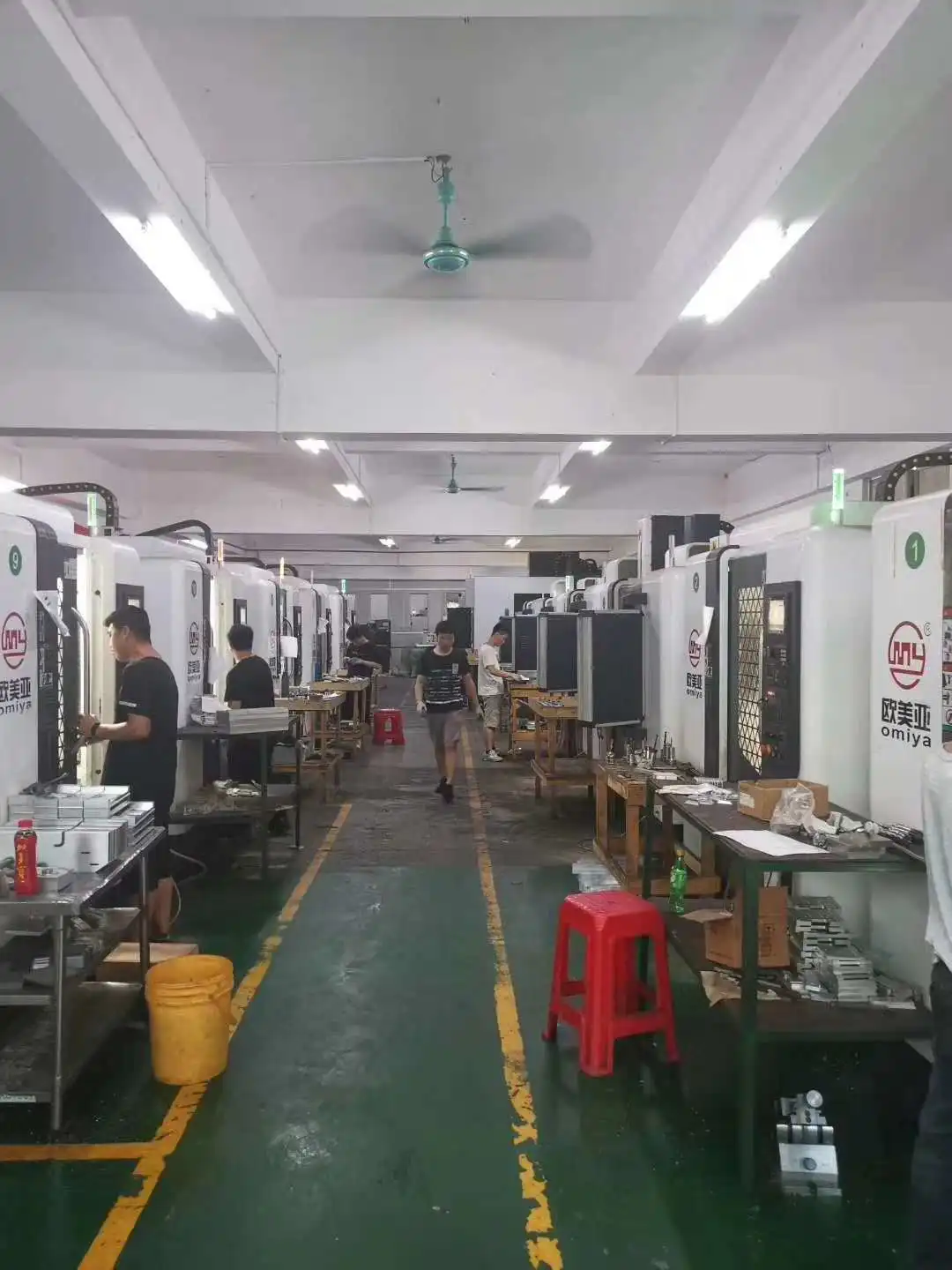 Phosphor dispensing in the production process of white-emitting LED products