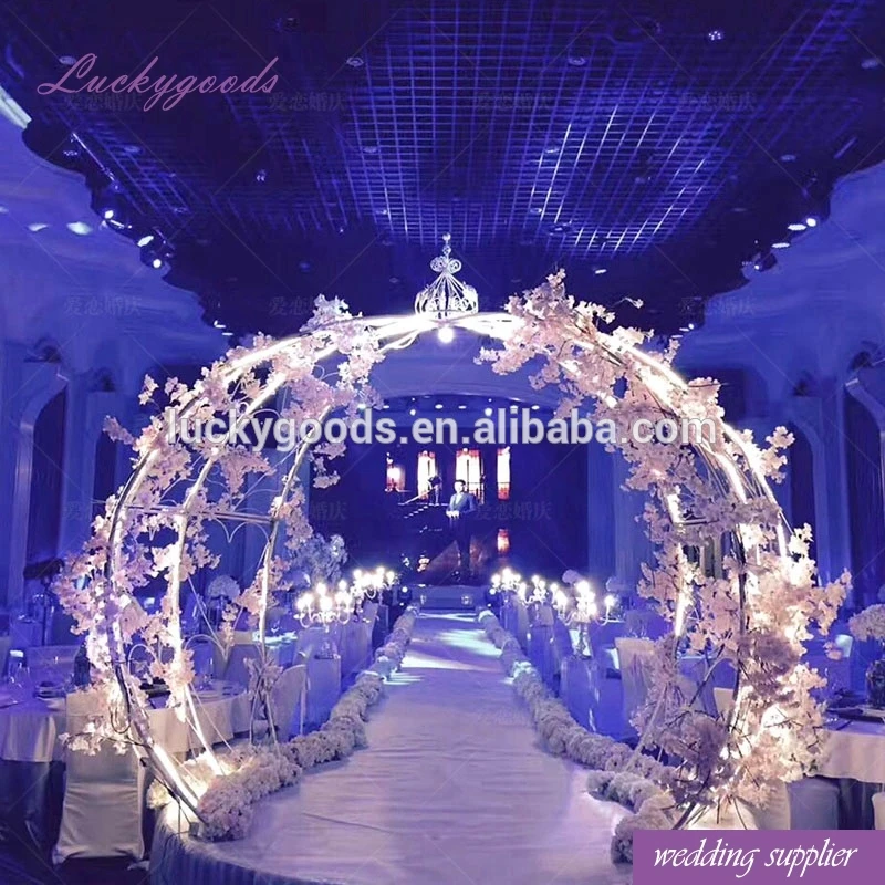 LDJ873 popular selling pumpkim shape white metal wedding arch for stage decoration