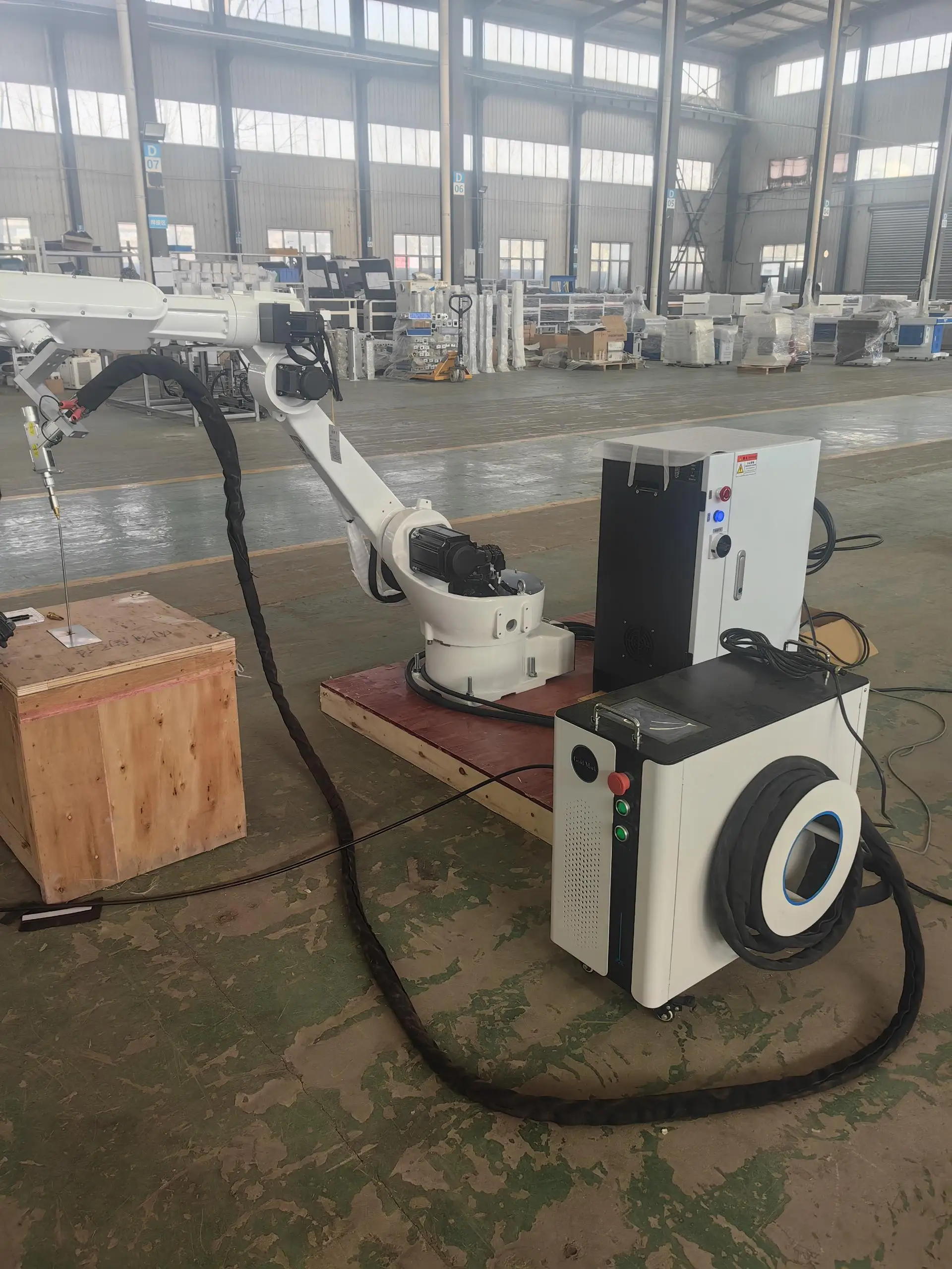 best price  portable pulse laser cleaner 300w 200w 100w precision parts  laser cleaning machine
