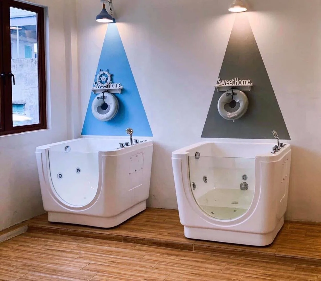 High Quality Separate Room Acrylic Bubble Surf Freestanding Installation With Control Panel  Massage Baby Spa