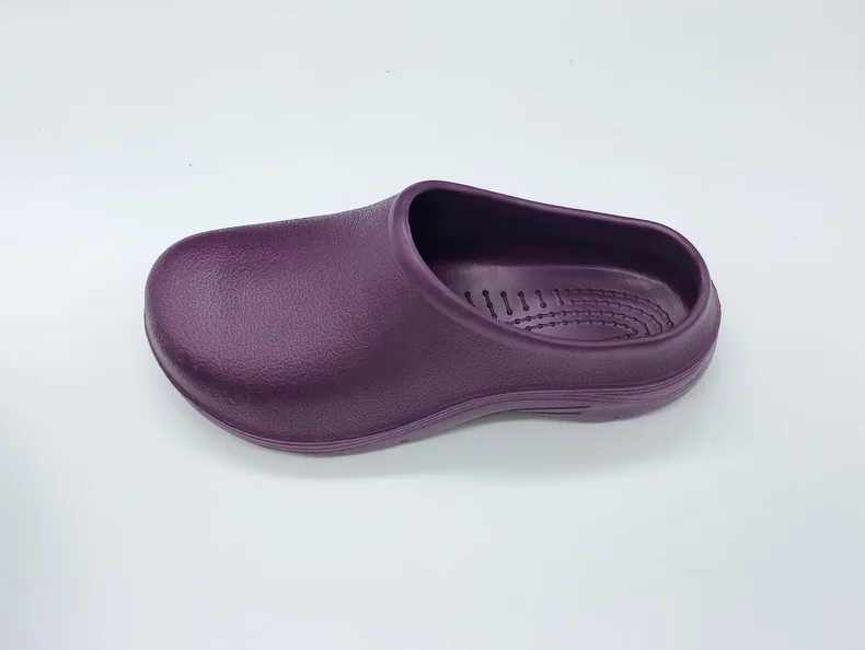 
china factory rubber upper steel toe safety slipper for chef , kitchen slippers 