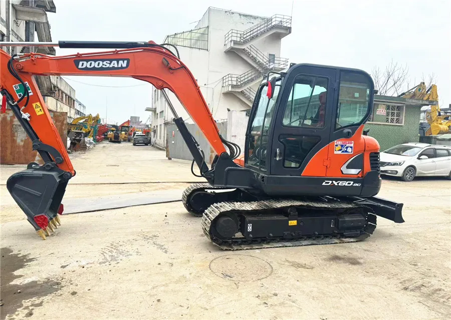 Good Condition Original Used Doosan DX60 6 Tons Crawler Excavator Doosan Excavator For Sale DX60-9C DX55 DX215 DX225