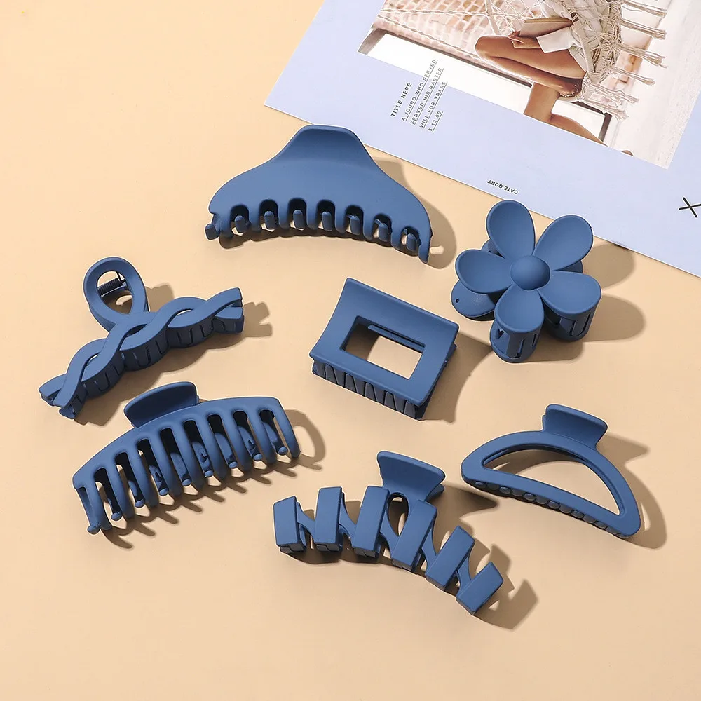 Korean Blue Large Hair Claws Elegant Acrylic Hairpins Barrette Crab Hair Clips Headwear for Women Girls Hair Accessories