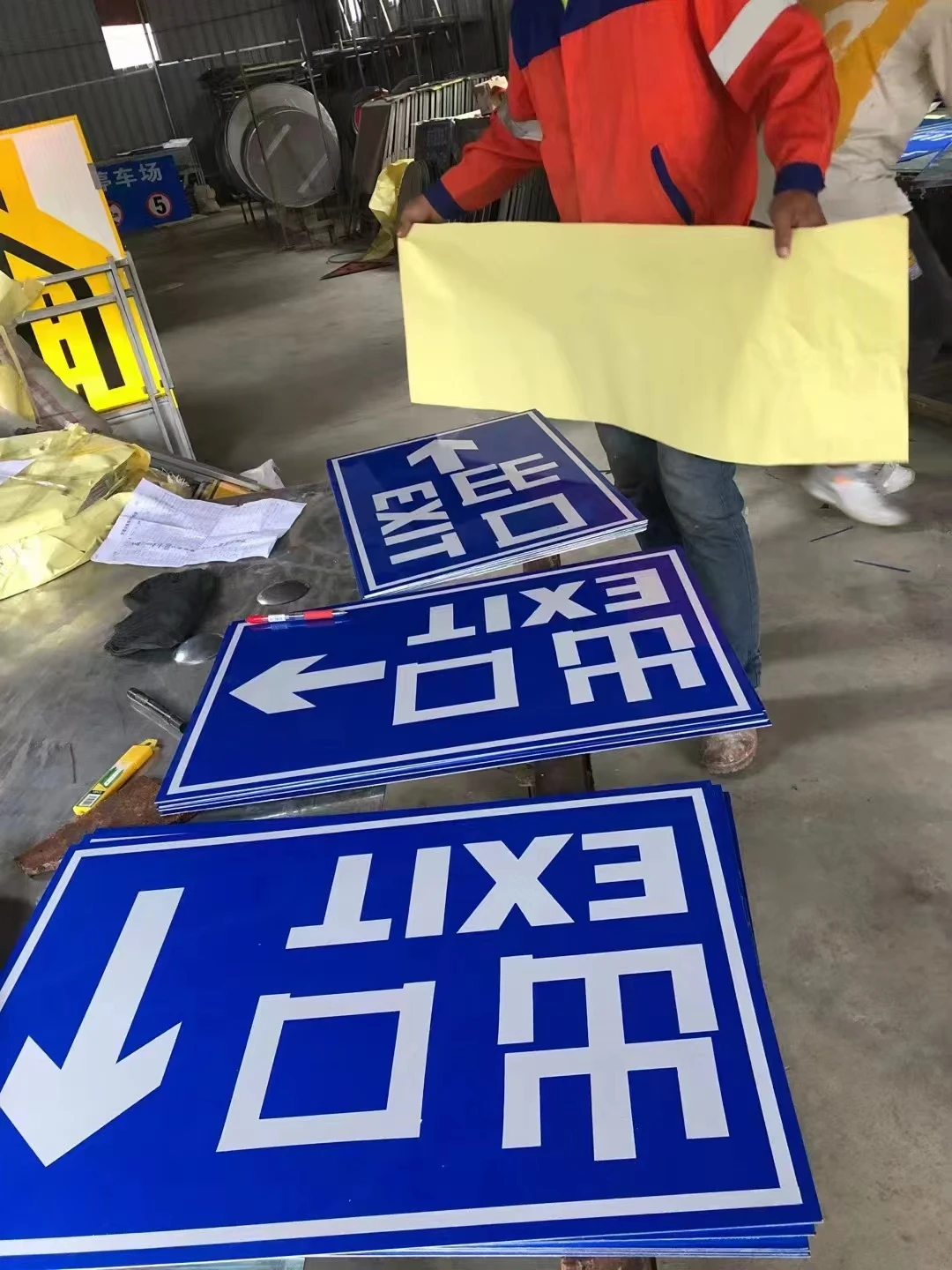 Custom  Size Aluminum decorative plate  License plate reflective film caution warning caution warning Traffic Sign traffic