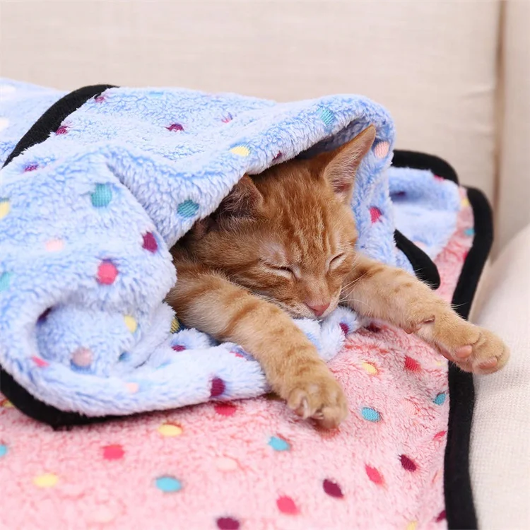 Wholesale Soft Coral Fleece Dog Cat Rest Throw Blanket Waterproof Pet Blanket