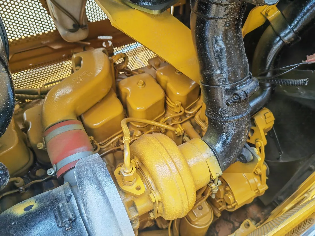 High Quality Used Caterpillar D5 Bulldozer in Excellent Condition Medium Size Original Crawler Dozer Earth-Moving Equipment