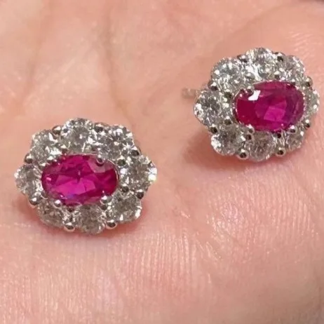 Oval pigeon blood jewel earrings encrusted with super flash small unique full diamond luxury earrings for women