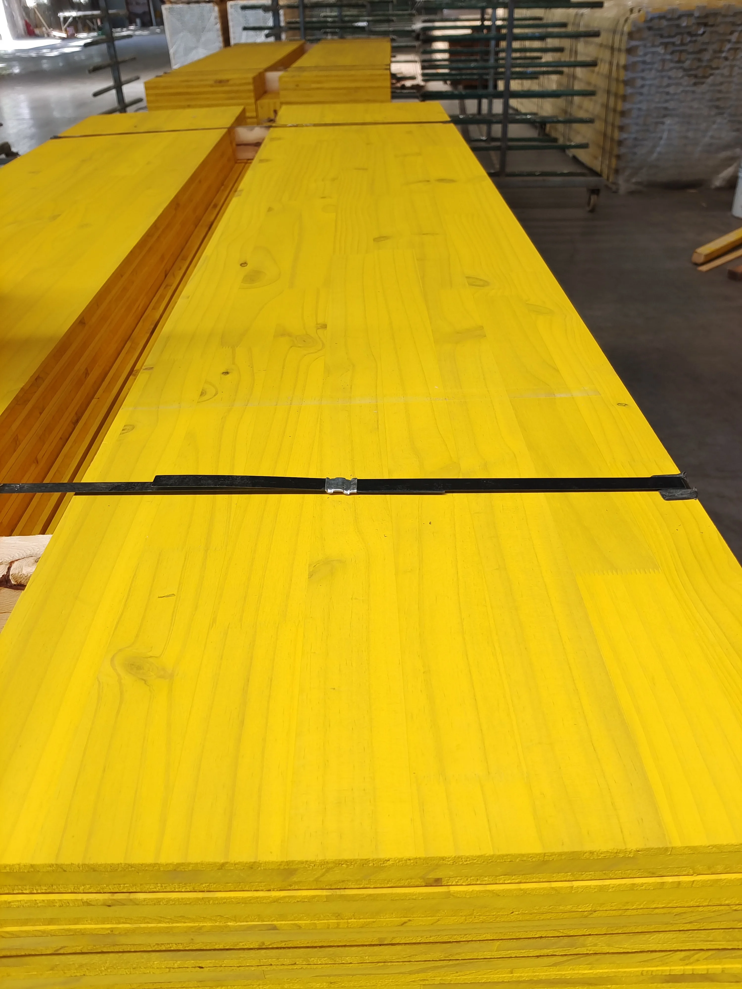 21mm 27mm 3 Layers Yellow Shuttering Construction Formwork Panels With Chinese Fir Core