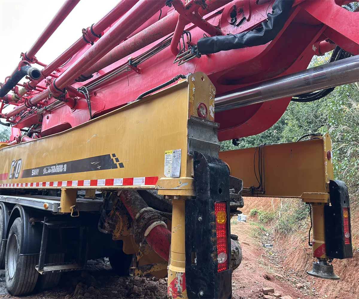 SANY Zoomlion 36m 46m 38m 42m 52m 56m 66M concrete pump trucks benzz VOL chassis used cement pump truck 66M