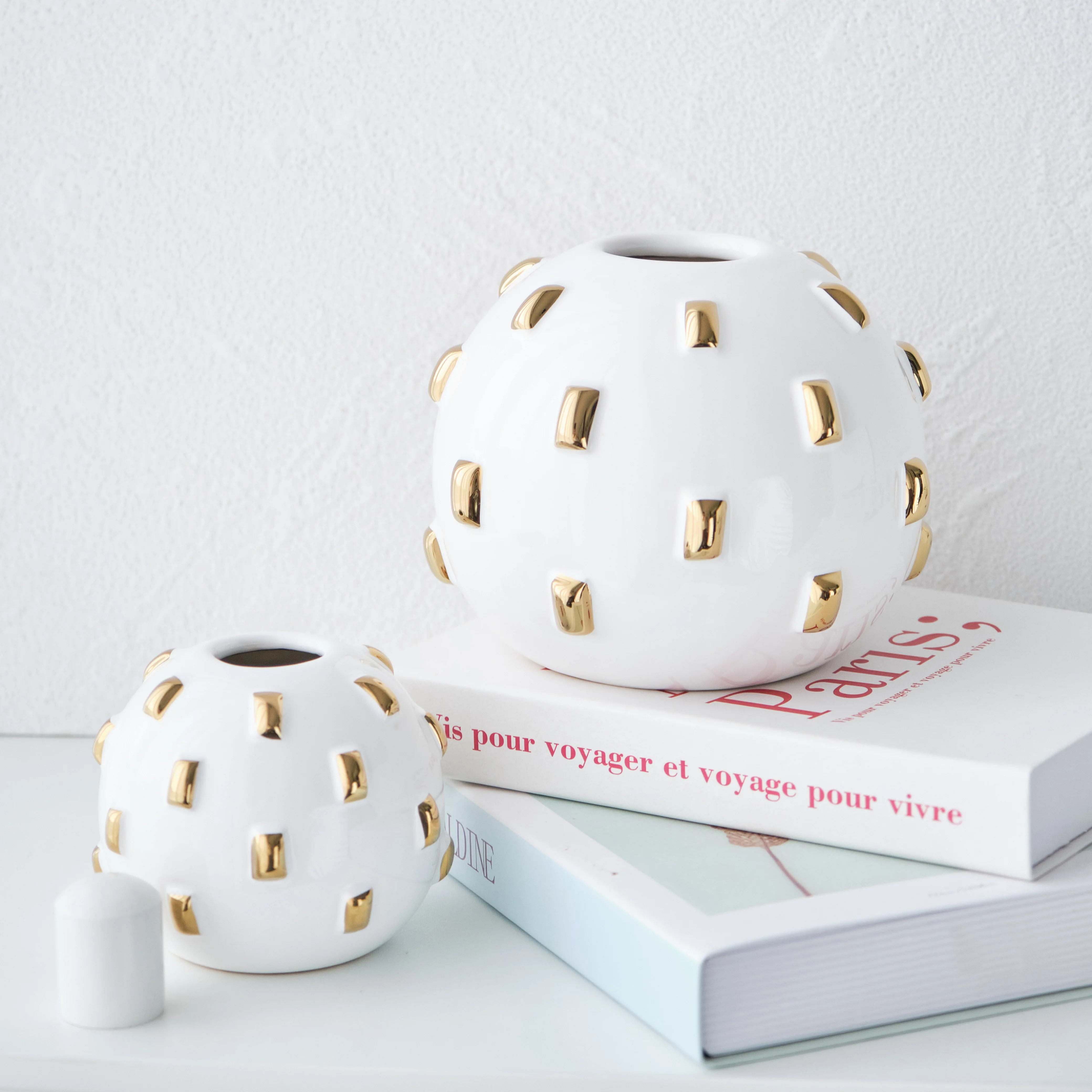 Luxury Nordic style Novelty Design Tabletop vases Golden Flower Pot Home decoration Ceramic Pots