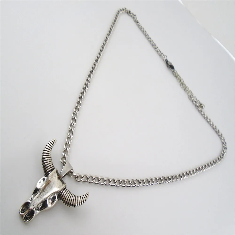 cowboy western of bull head pendant necklace