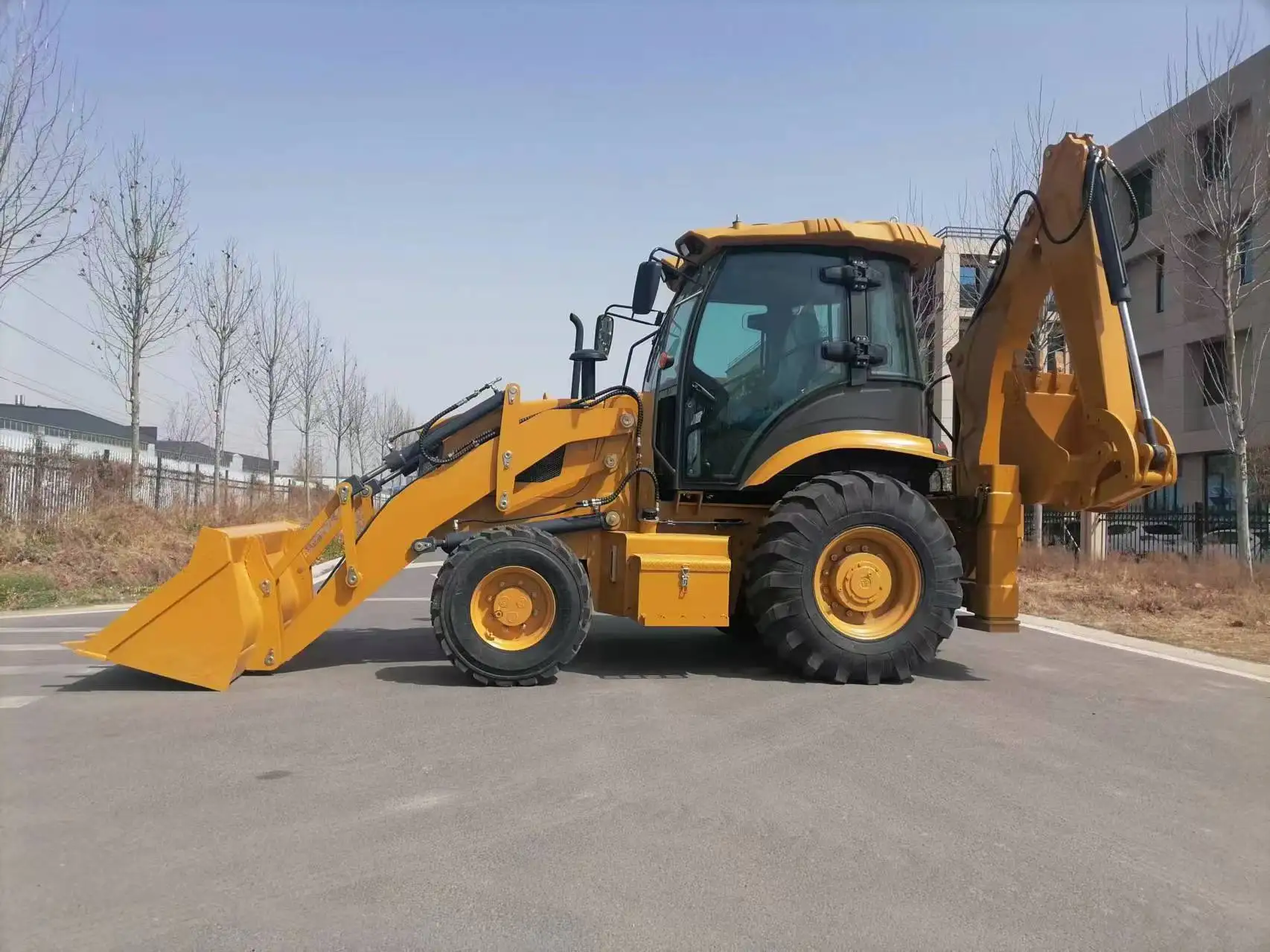 Вес экскаватора-погрузчика 8000KGS