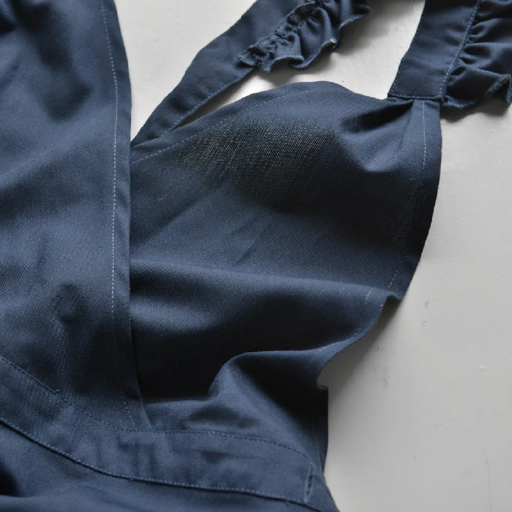 New Arrival Fancy Korean Waterproof Adjustable Cotton Linen Apron for Kitchen Salon Studios