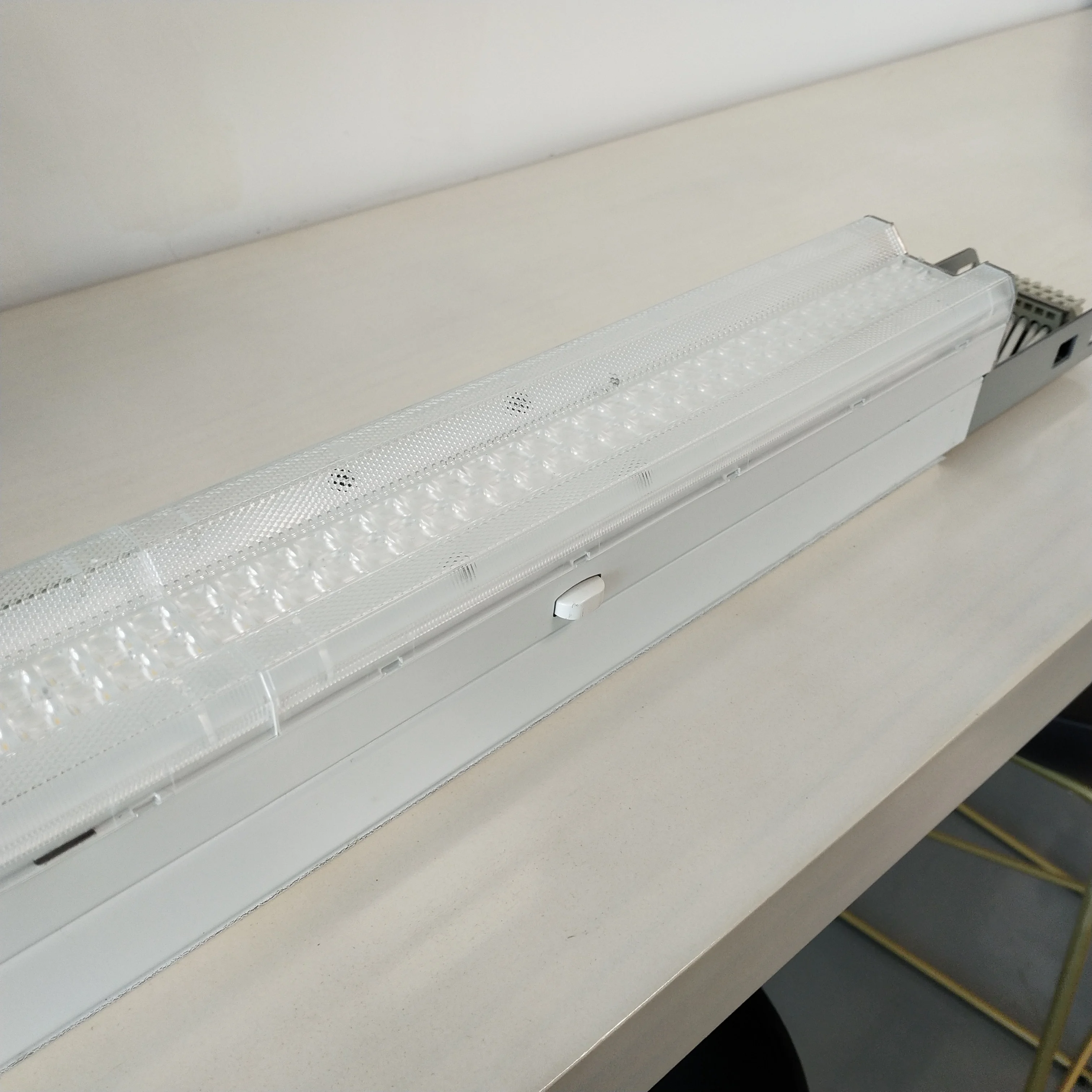 40W Self-contained Pre-wired Trunking for Retail Shop Malls LED Linear Trunking System