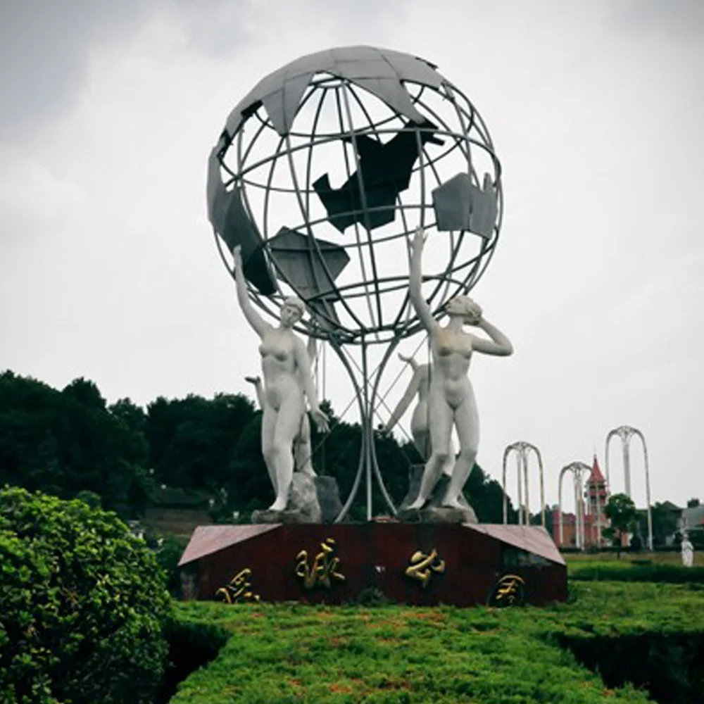 Metal Art Garden Stainless Steel World Globe Decor Sculpture With Human Statue