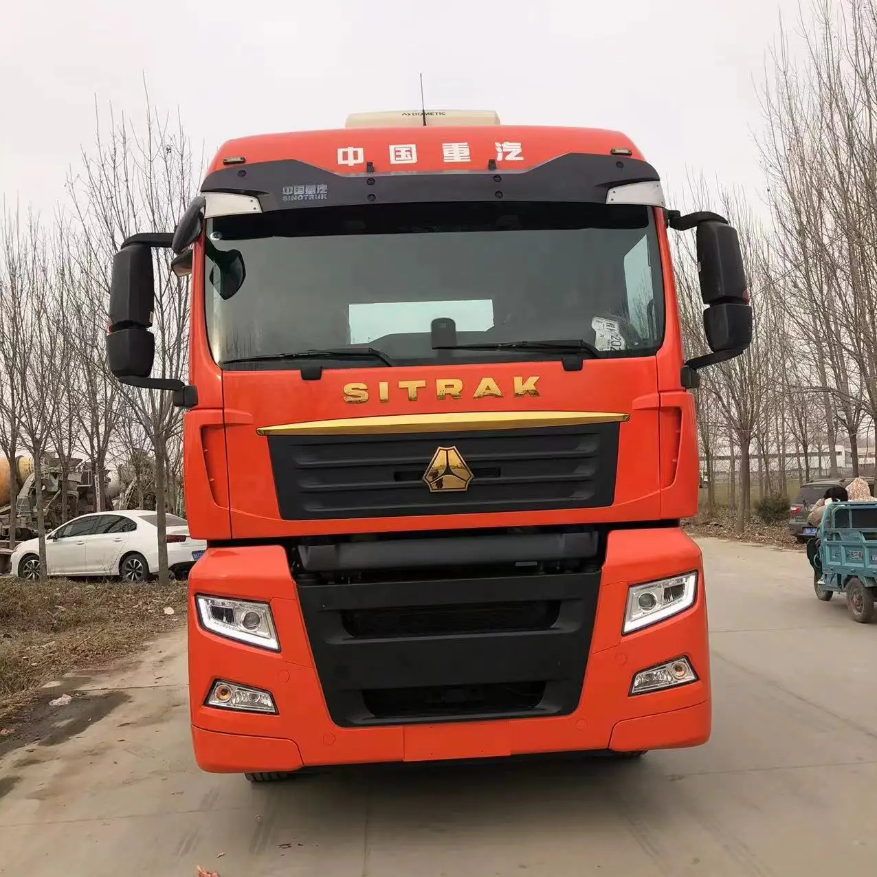 Hot Sale Sinotruck  Sitrak C7H 4*2 Diesel Tractor Truck For Russia Sale