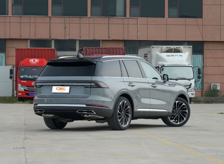 Premium Features A-viator SUV 4WD 2023 L-incoln A-viator SUV