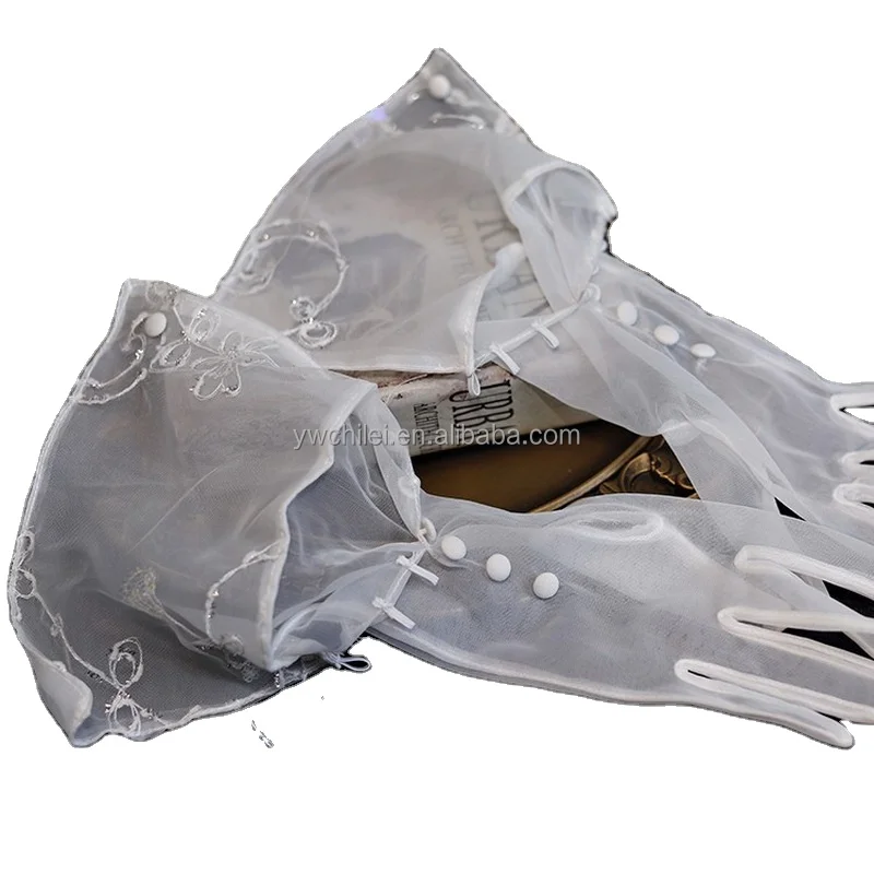 White lace cloth button embroidered short gloves