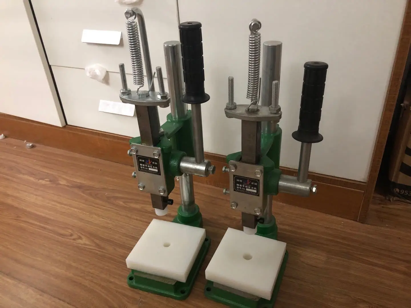 11mm 13mm 15mm 20mm Manual Automatic Perfume Bottle Pump Crimping Machine Capping Machine