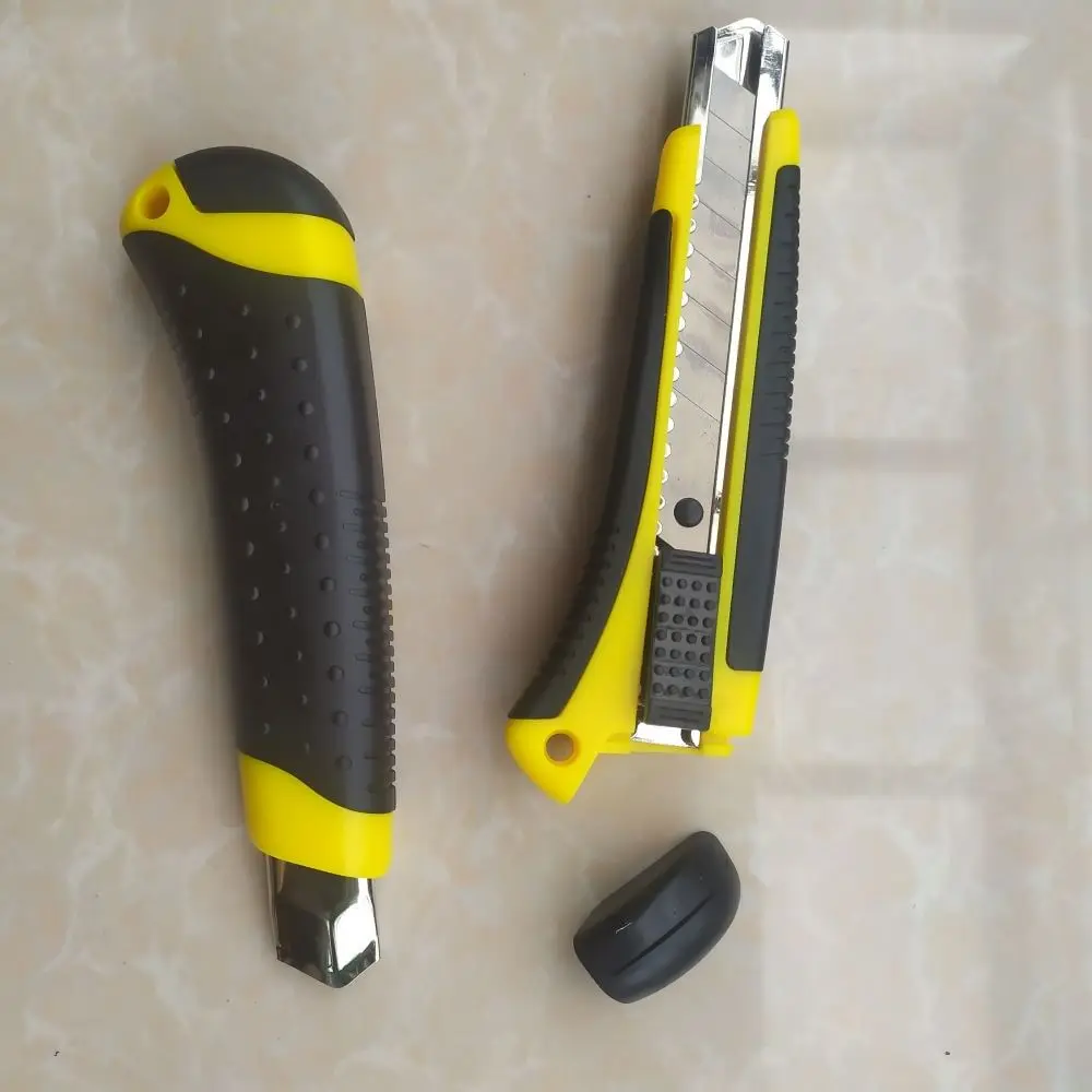 
 Мягкий зажимное резиновое покрытие с отламывающимся лезвием с пришитыми точками против скольжения; Нож 18 мм самые популярные размеры ножи резака для бумаги  
