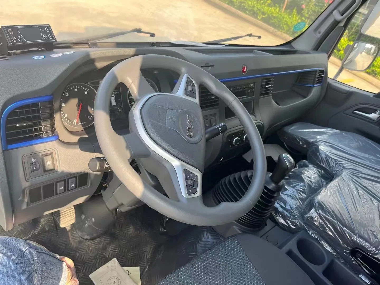 JAC 4x2  freezer truck Meat Fruit Fresh Fish Delivery Cold Van Truck