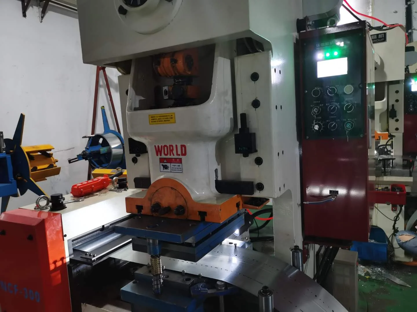 Galvanized tube / Steel Pipe / octagonal tube machine for Rolling Shutter Roller Door