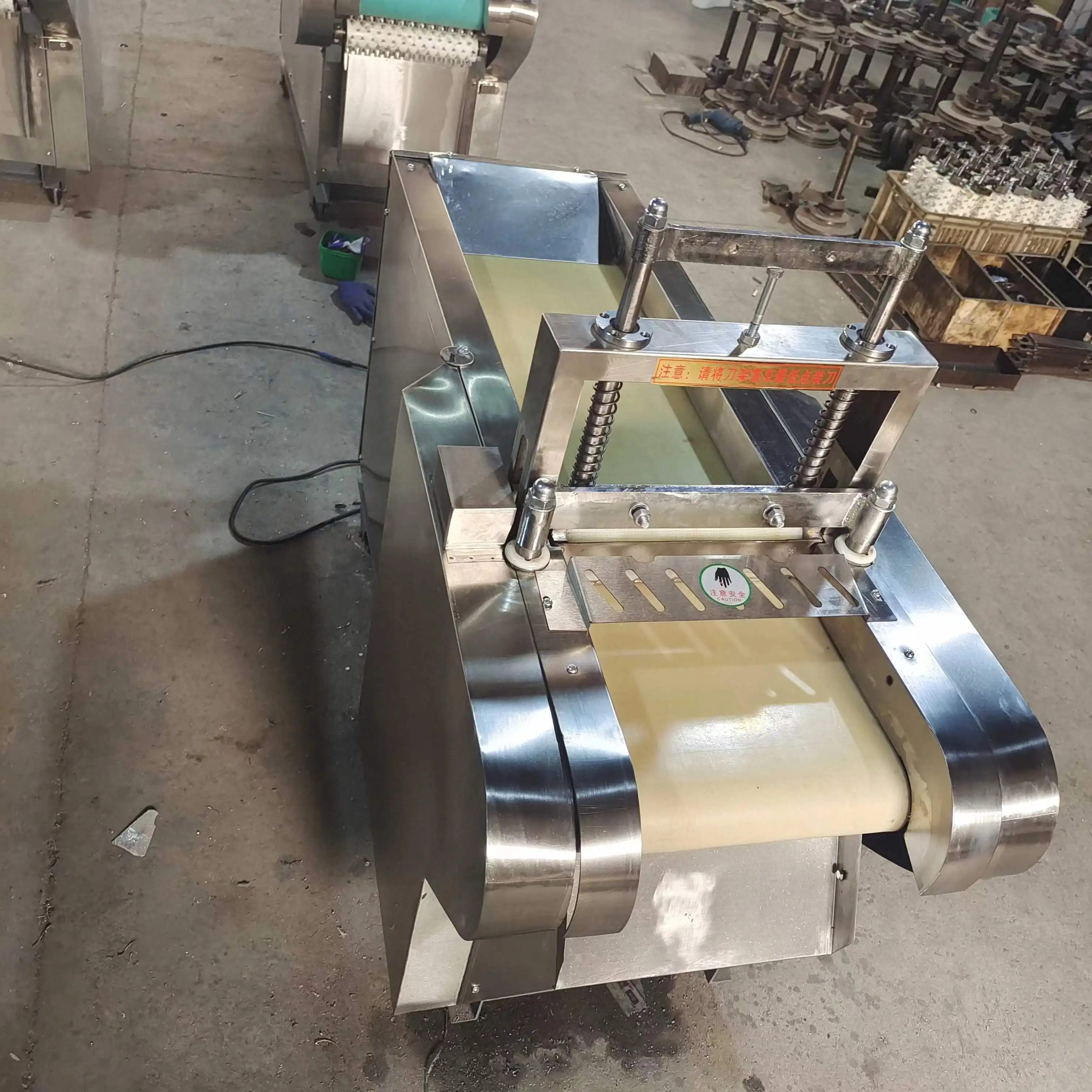 Wholesale price automatic mango plum cutter equipment cutting dried fruits preserved fruit cutting machine