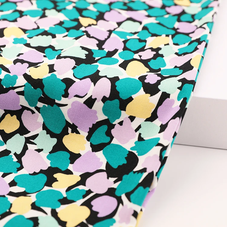 Оригинальный 105gsm Элегантный цветочный принт 100% вискоза ткань для платья 45s