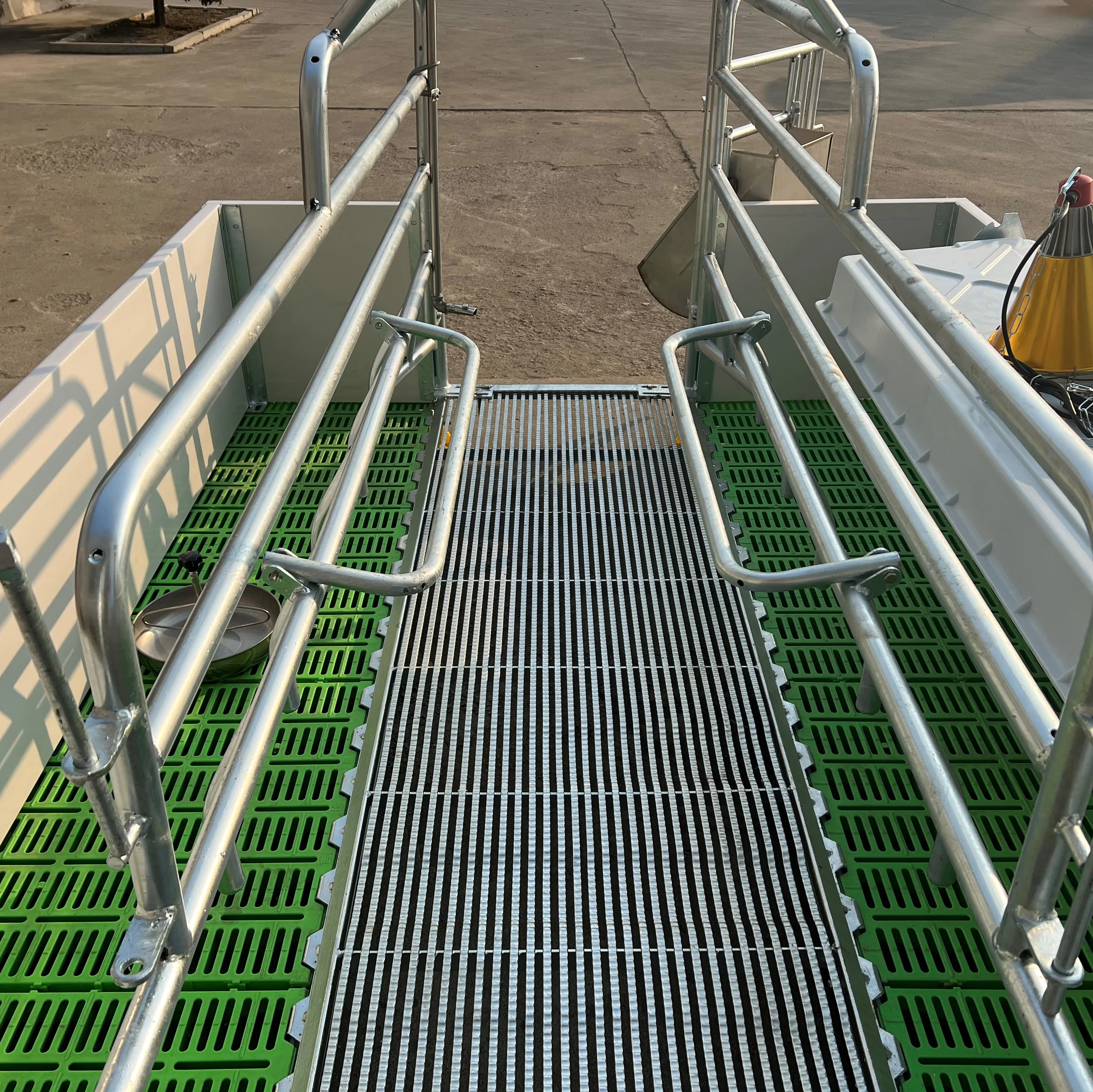 High quality pig farming equipment farrowing crate maternity pig cages pig farrowing cage/pens