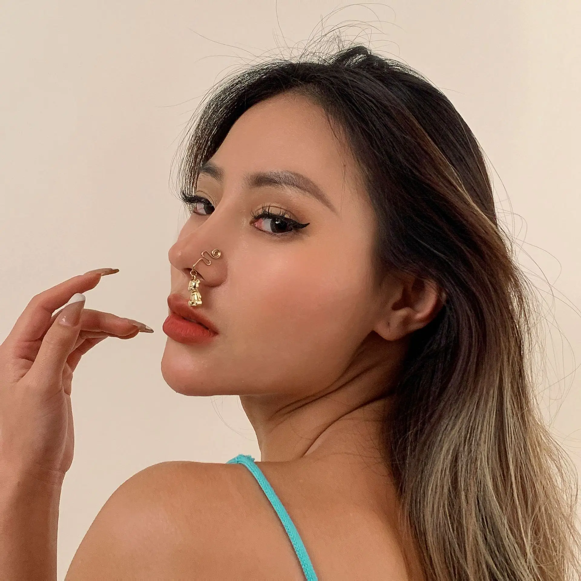 Creative Wrapped Metal Puncture Nose Ring Personalized Little Bear Eyes Multi nosewear