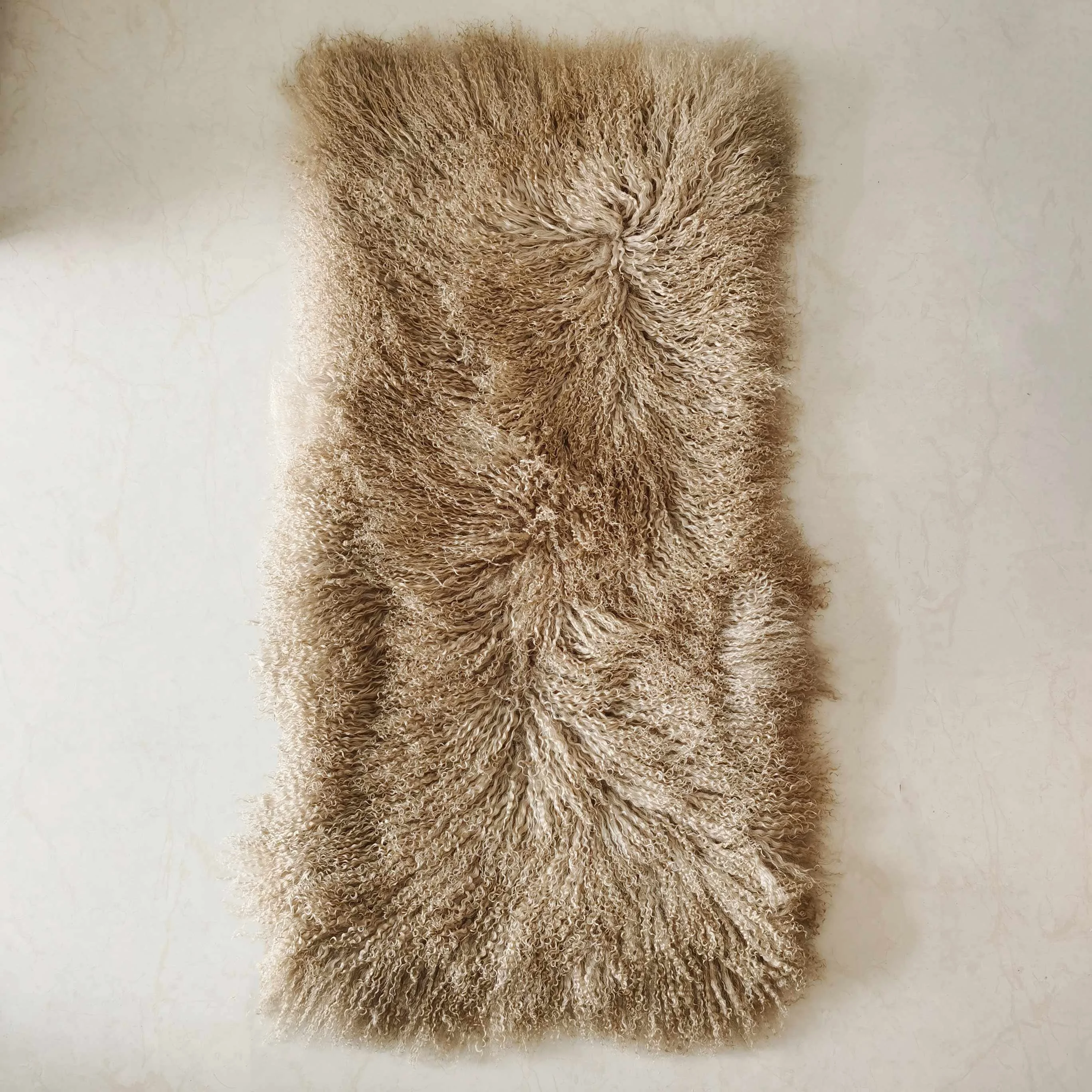 Wholesale Tibet Lamb Skin Blanket Real Fur Mongolian Lamb Fur Plate Natural Sheepskin Lining Fur Rug with Long Curly Wool