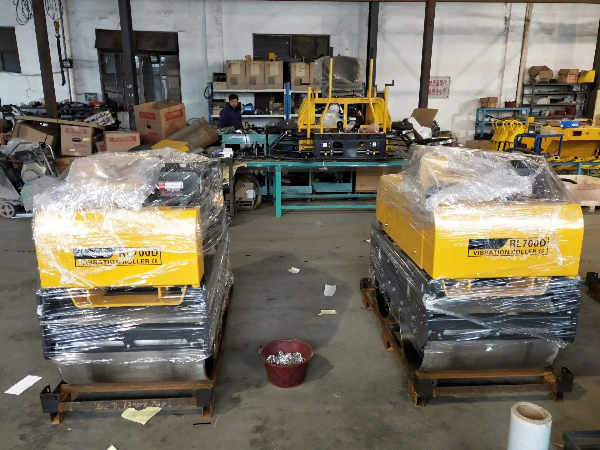 Mini Walk Behind Double Drum Asphalt Concrete Vibratory Road Roller Compactor Machine With Hydraulic Water Cooled Diesel Engine